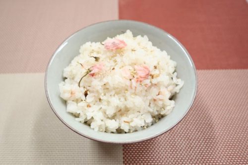 春薫る桜の花ご飯 桜乳業株式会社